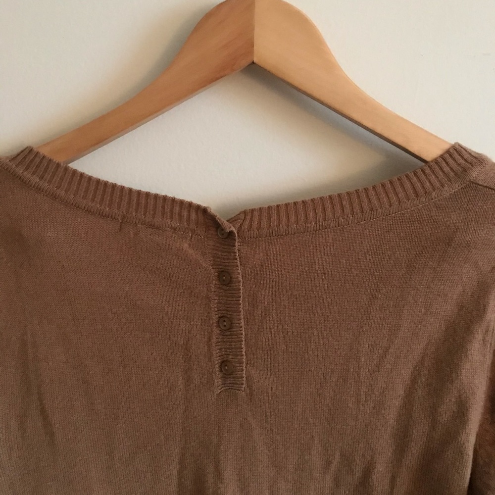 H&M basics tan crewneck sweater - Picture 4 of 4